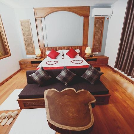 Hotel Thipaw Hsipaw Buitenkant foto