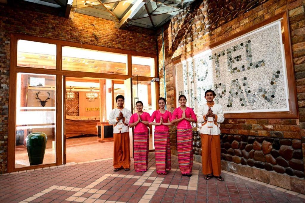 Hotel Thipaw Hsipaw Buitenkant foto