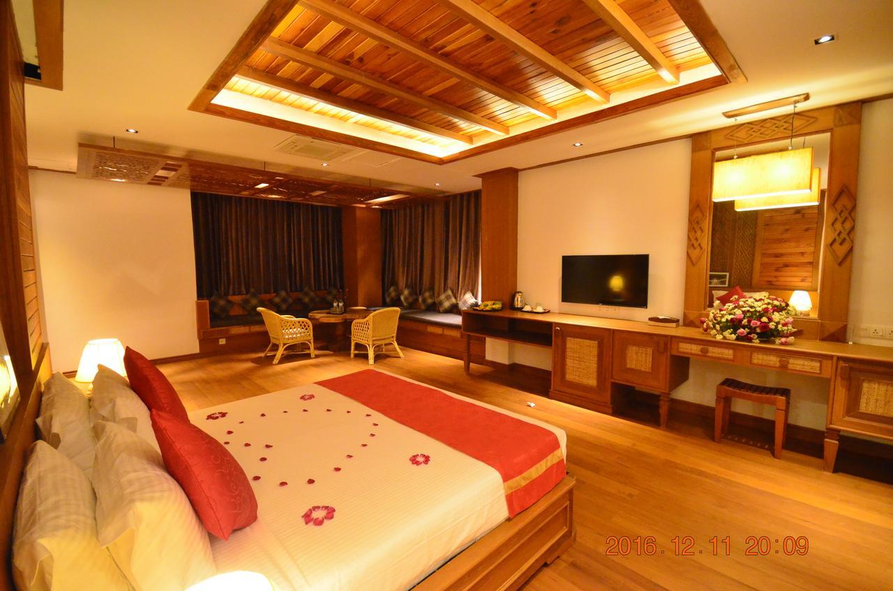 Hotel Thipaw Hsipaw Buitenkant foto
