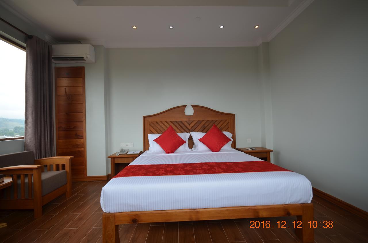 Hotel Thipaw Hsipaw Buitenkant foto