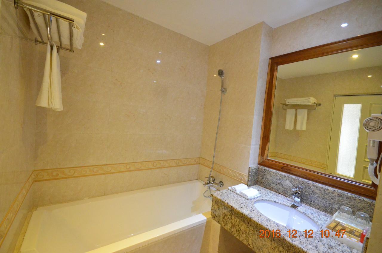 Hotel Thipaw Hsipaw Buitenkant foto